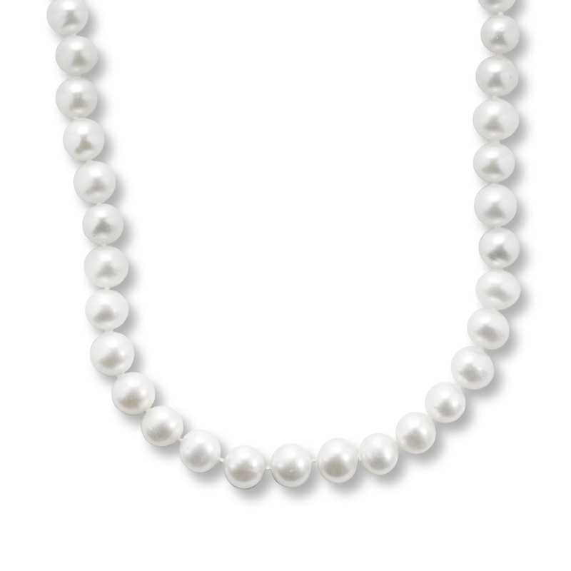 Freshwater Pearls Jewelry Guide: Elegance Redefined