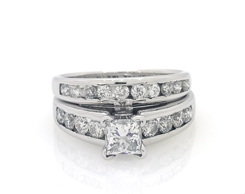 Main Image 1 of Previously Owned Princess & Round-Cut Diamond Bridal Set 2-1/5 ct tw 14K White Gold