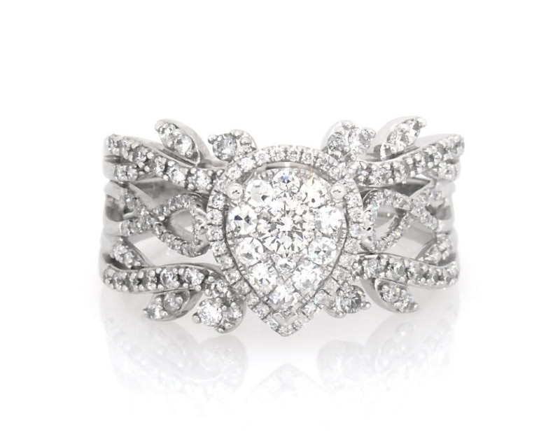 Main Image 1 of Previously Owned Multi-Diamond Pear-Shaped Bridal Set 7/8 ct tw 14K White Gold Size 8.75