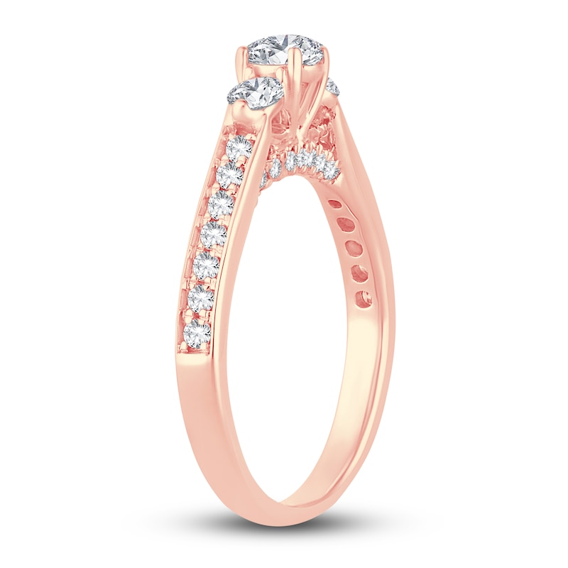 Main Image 2 of Diamond Oval Cluster Ring 3/4 ct tw Oval/Round 14K Rose Gold