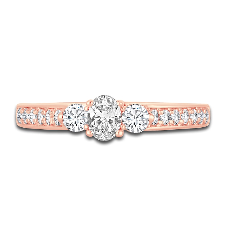 Main Image 3 of Diamond Oval Cluster Ring 3/4 ct tw Oval/Round 14K Rose Gold