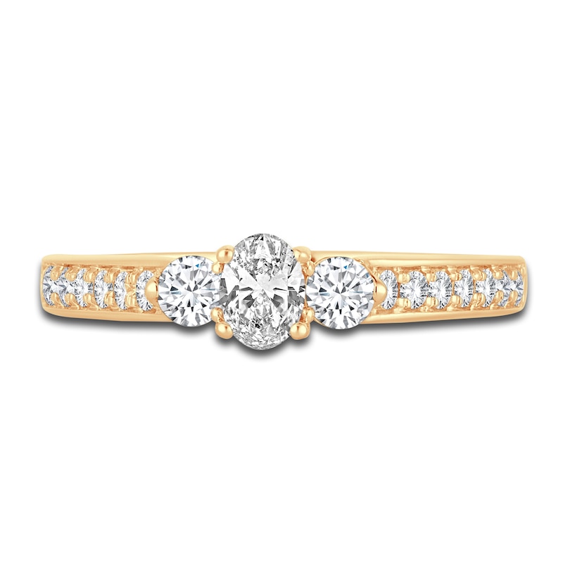 Main Image 3 of Diamond Oval Cluster Ring 3/4 ct tw Oval/Round 14K Yellow Gold